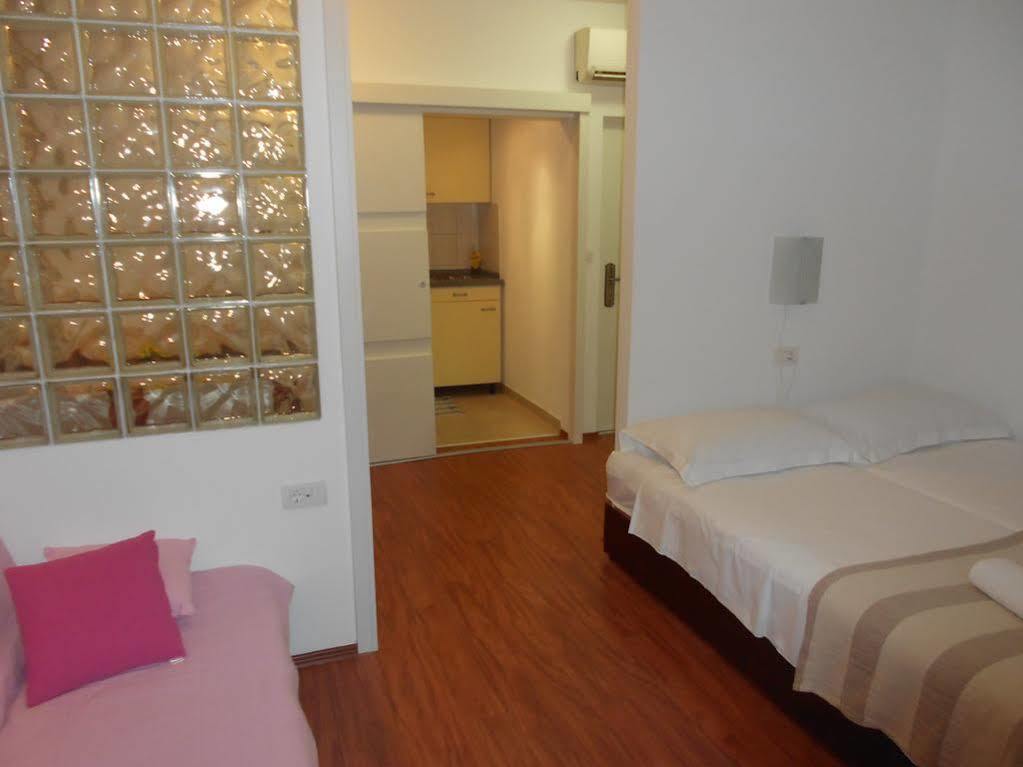 Studio Apartment Mila Split Ngoại thất bức ảnh
